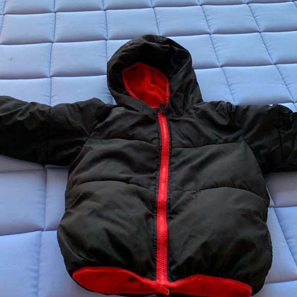 Nice boys black hooded winter jacket with red fleece lining - pre-loved - Picture 1 of 4